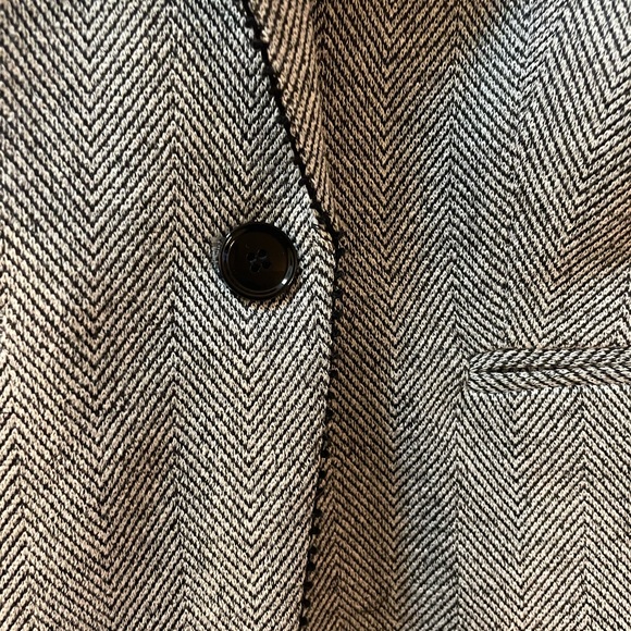 Ann Taylor Blazer, size 2 - Picture 3 of 7